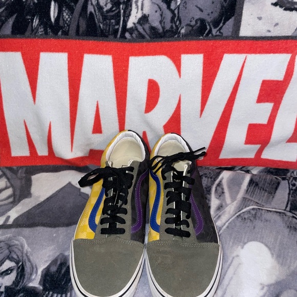 Vans - Picture 2 of 6